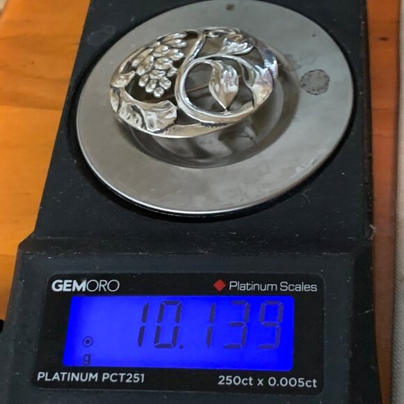 VTG Sterling Silver 925 Baur Repousse Grape Grape Leaf Design Circle Pin Brooch - Picture 6 of 6